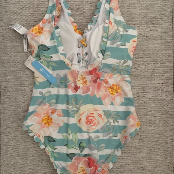 New Cupshe Floral and Striped Scalloped One Piece Swimsuit - Picture 5 of 5